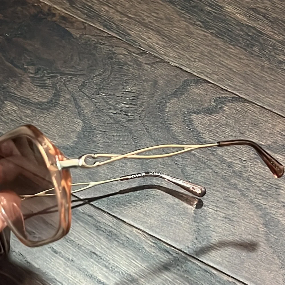 Coach sunglasses - Picture 5 of 10